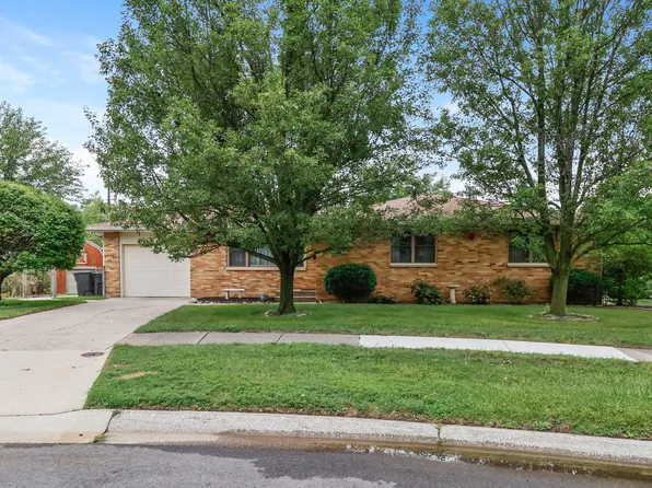 733 Scott Ct, Crown Point, IN 46307