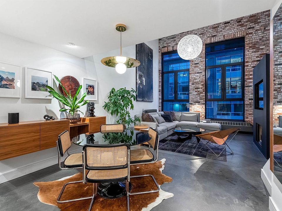 1st image of 869 Beatty St Penthouse 6