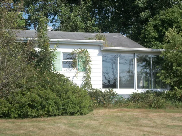 391 Ceylon Rd, Carmichaels, PA 15320