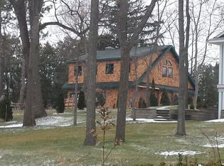 8158 Lakeshore Rd, Lakeport, MI 48059