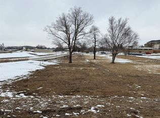 1009 W 13th St, Vinton, IA