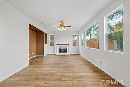 5 bed, 2913 sqft, $3,900 — Photo 2