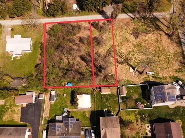 Meadow Ln, Elkton, MD 21921