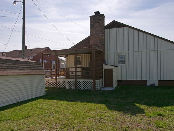 3rd image of 1552 Carolina Ave