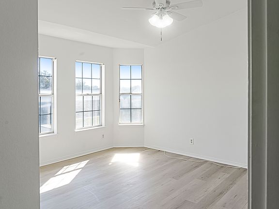 5th image of 601 E Burgess Rd APT H7