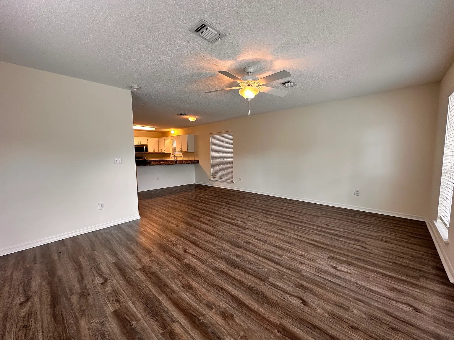 2 bed, 1200 sqft, $2,675 — Photo 2