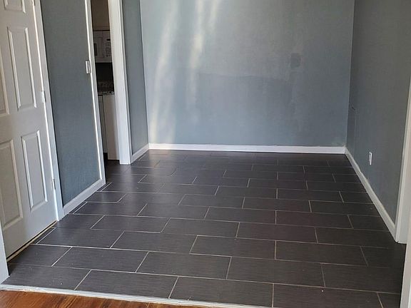 4th image of 4009 NW 18th St #1