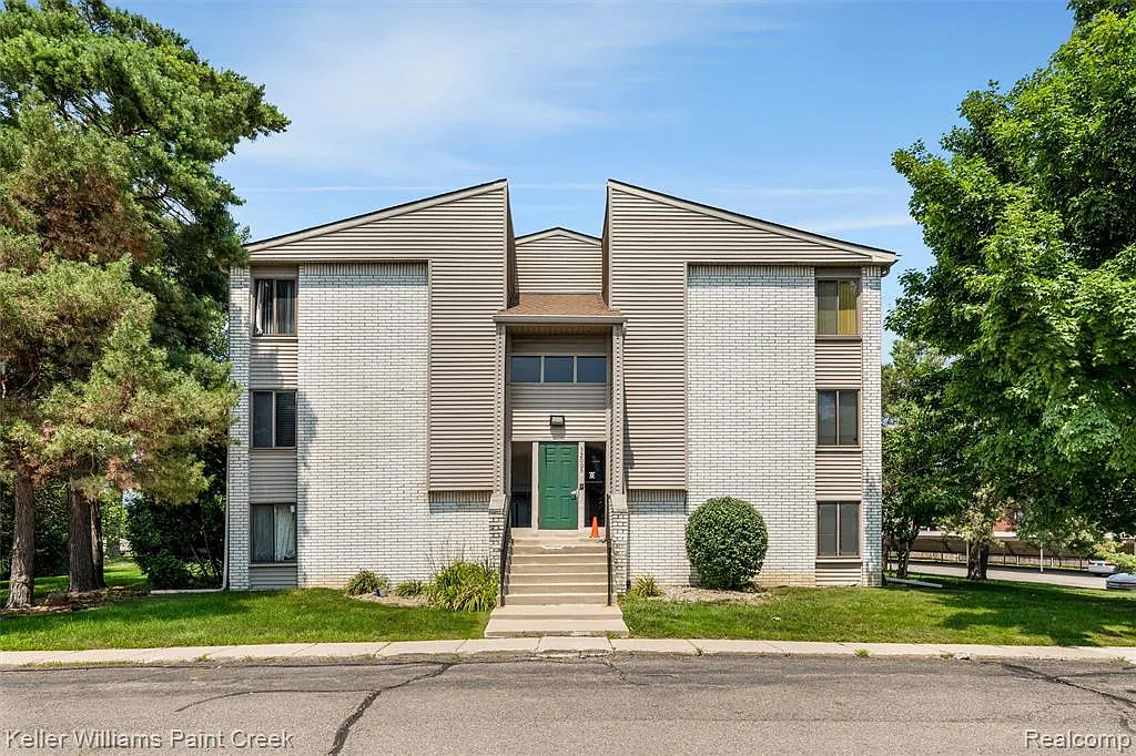 1 bed, 1.0 bath, 691 sqft, $1,100 — Photo 2