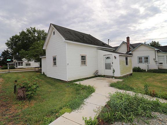 2nd image of 698 Plum St