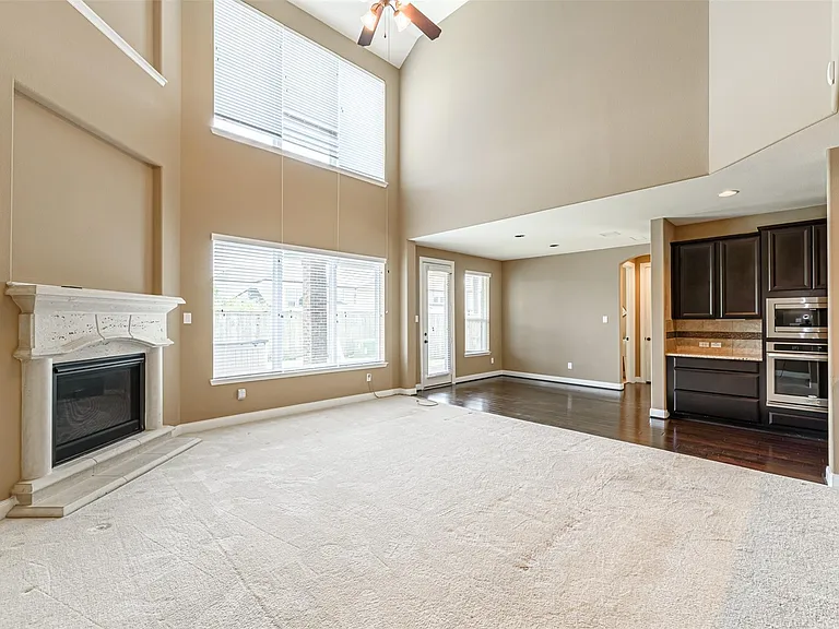 4607 Rockton Hills Ln — Photo 21
