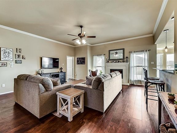 3rd image of 1318 Yukon Dr
