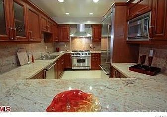 5th image of 11911 Mayfield Ave #Penthouse 4