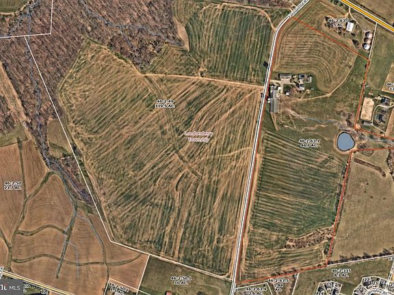 2nd image of 174 Fernwood Rd