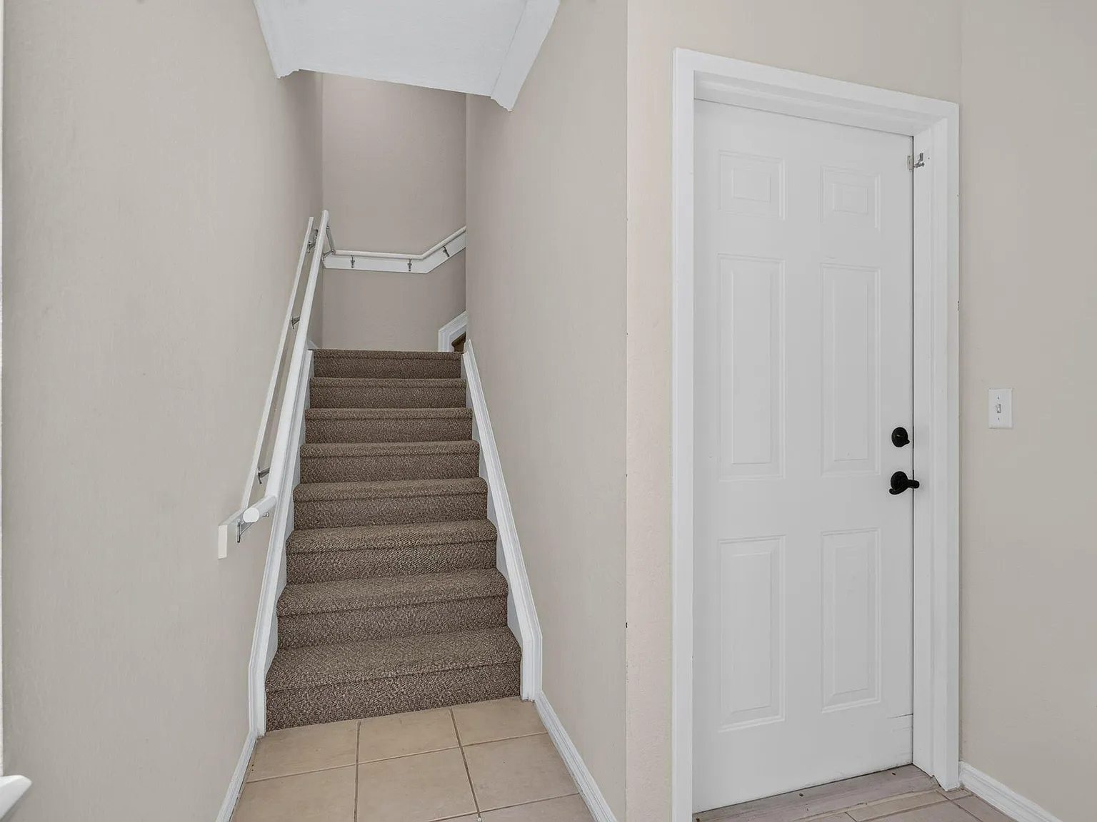 2 bed, 2.5 bath, 1268 sqft, $2,400 — Photo 2