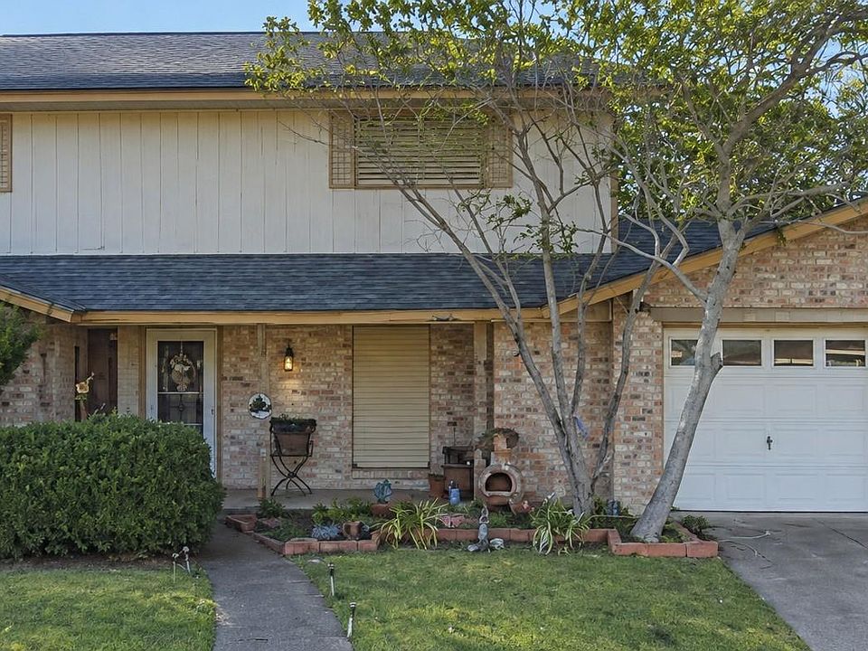 1st image of 204 Trinity Dr