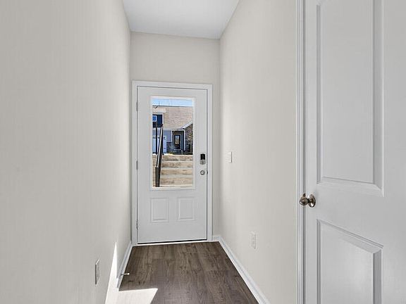 5th image of 549 Lemon Daisy Ln