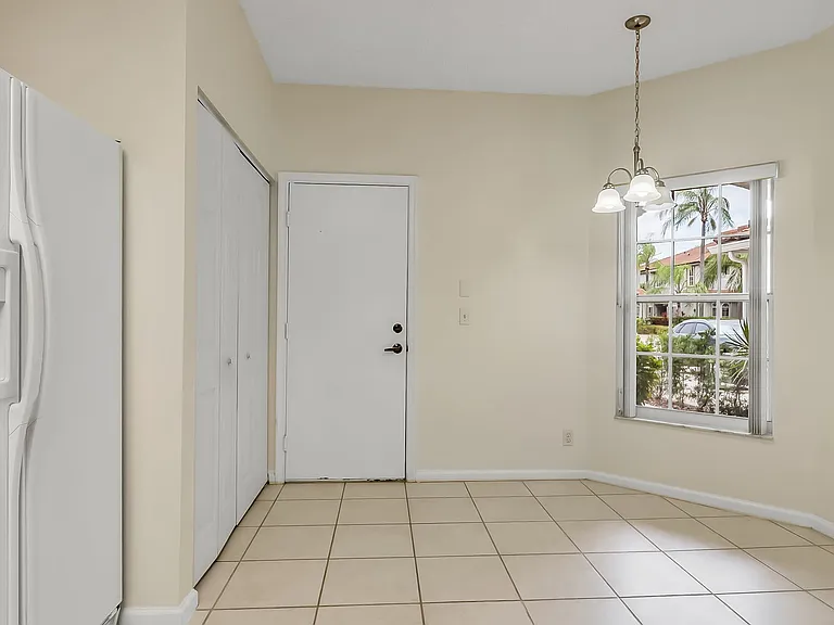 8320 Via Serena — Photo 17