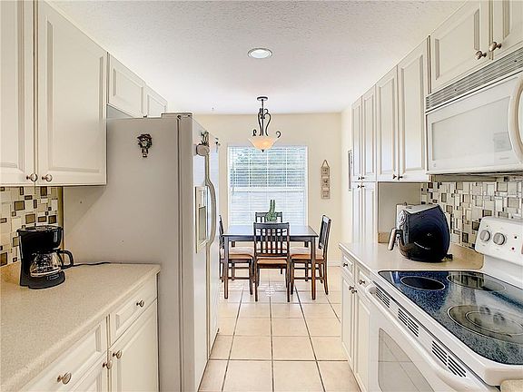 5th image of 5447 Admiral Way #8