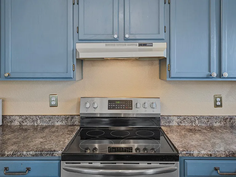 5055 Galileo Dr — Photo 7