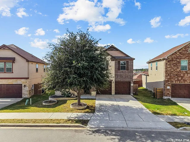 4 bed, 2.5 bath, 3242 sqft, $2,800 — Photo 3