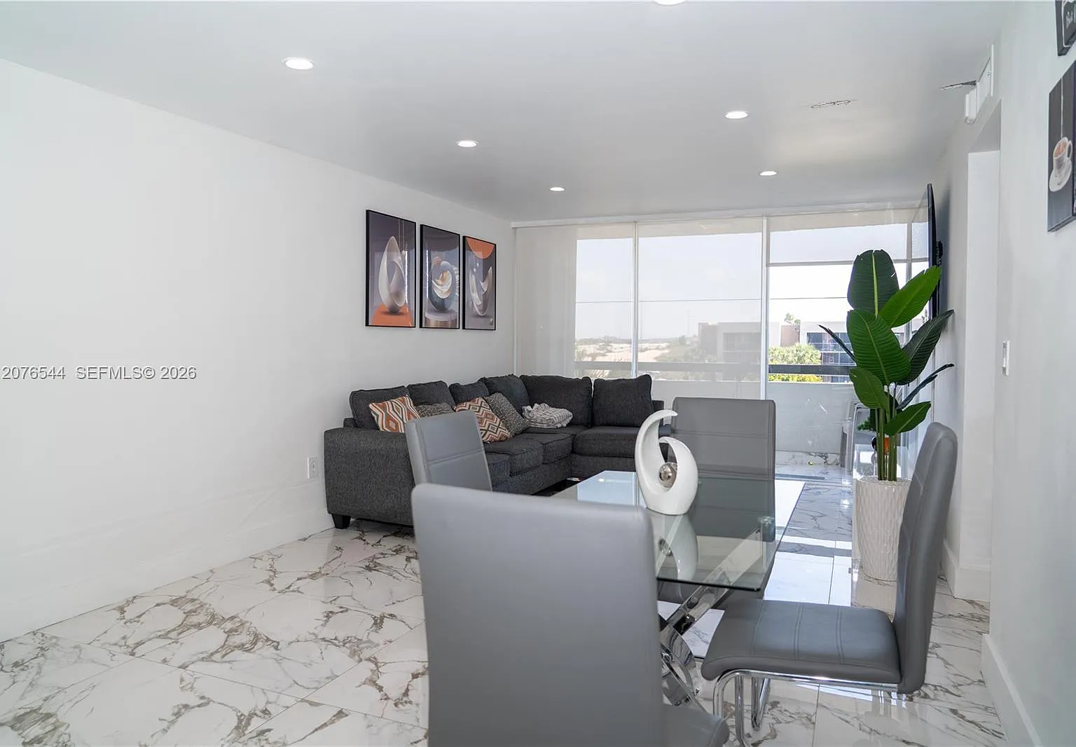 Sandalwood Condo Apts — Photo 4