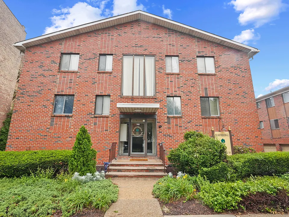 206 Broad St #12A