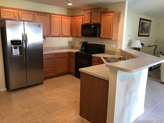 3rd image of 14303 Waterlyn Dr #9