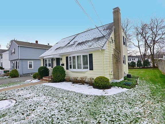 4th image of 64 Concord Ave