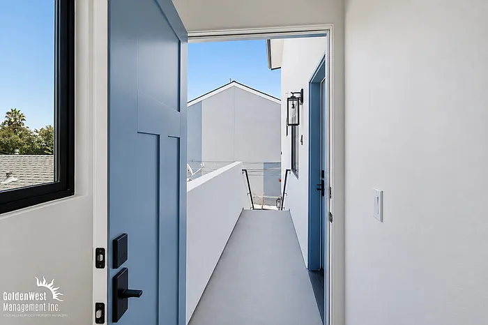 3075 Hawthorn St #5 — Photo 22