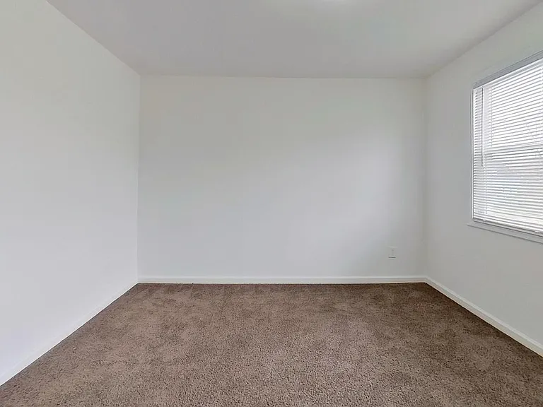 701 W Hanna Ave — Photo 12