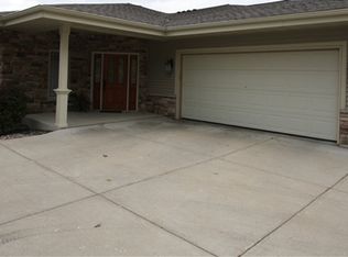 1511 Blue Grass Dr #6, Waunakee, WI 53597