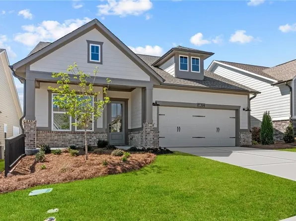 6832 Bungalow Rd, Flowery Branch, GA 30542