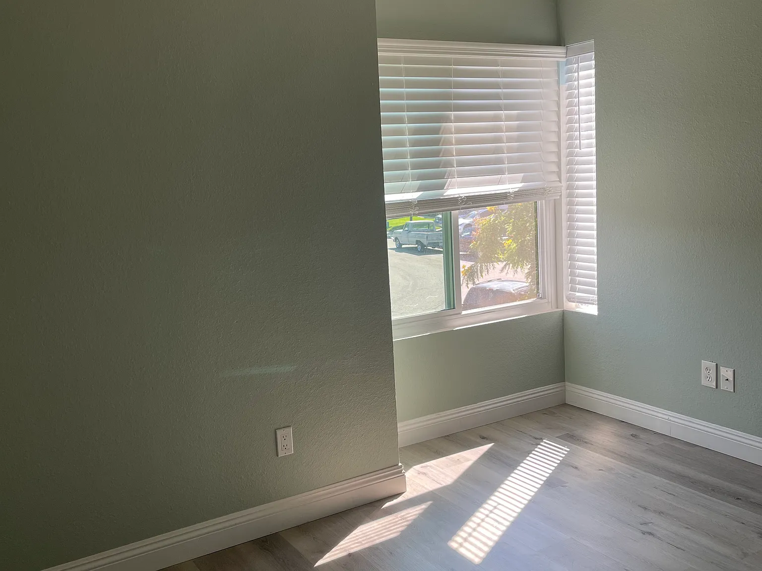 3 bed, 132 sqft, $1,350 — Photo 3