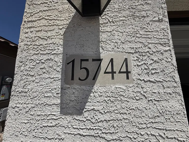 15744 W Jefferson St — Photo 2