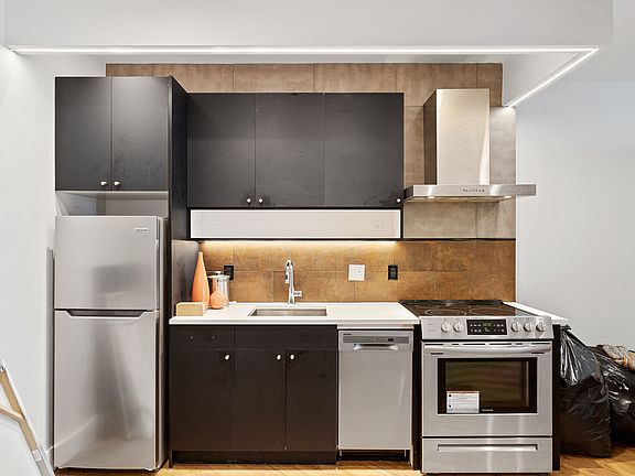 3rd image of 293 Fenimore St #2A