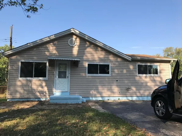 2975 Gill Ave, Maryland Heights, MO 63043