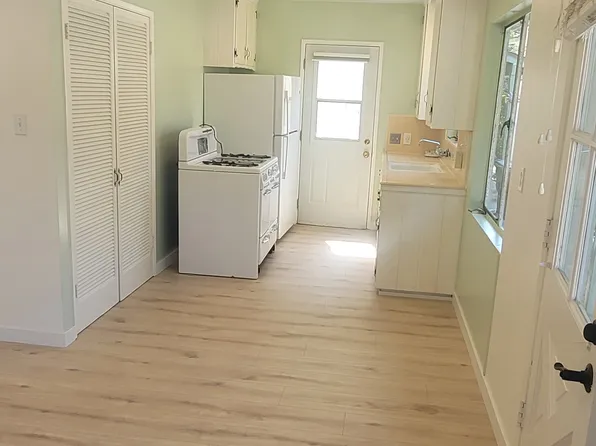 (undisclosed Address), Montrose, CA 91020