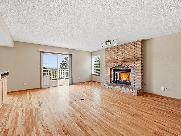 110 Mobray Ct — Photo 15