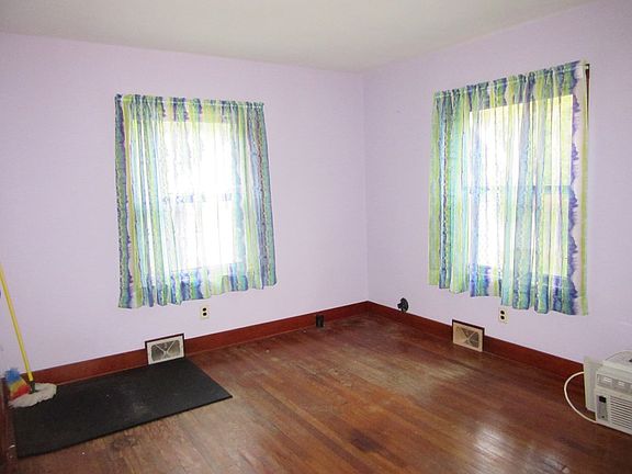 5th image of 103 Lower Park St