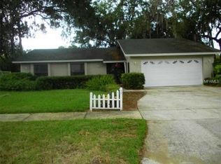 612 Sandalwood Dr, Plant City, FL 33563