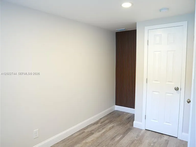 2573 Conroy Dr — Photo 30