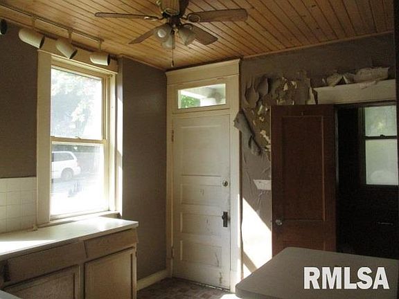 4th image of 901 E Kinsey St