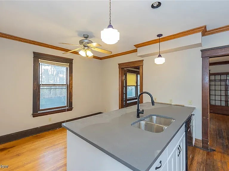 2572 Mayfield Rd — Photo 15