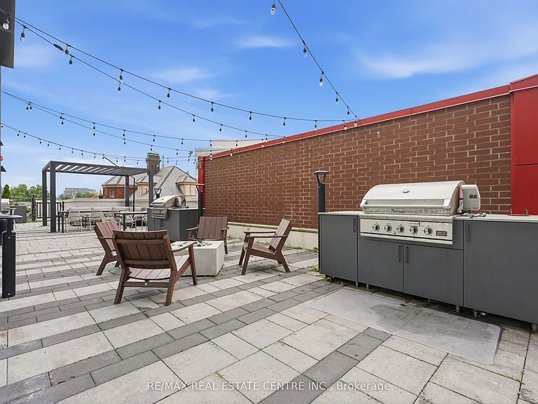15 Wellington St S #2912 — Photo 27