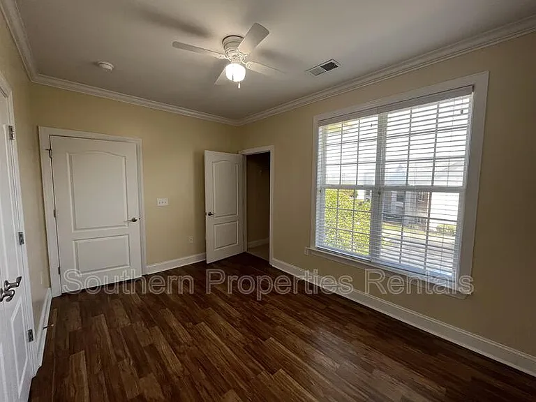 411 Gallery Dr #204-1 — Photo 29