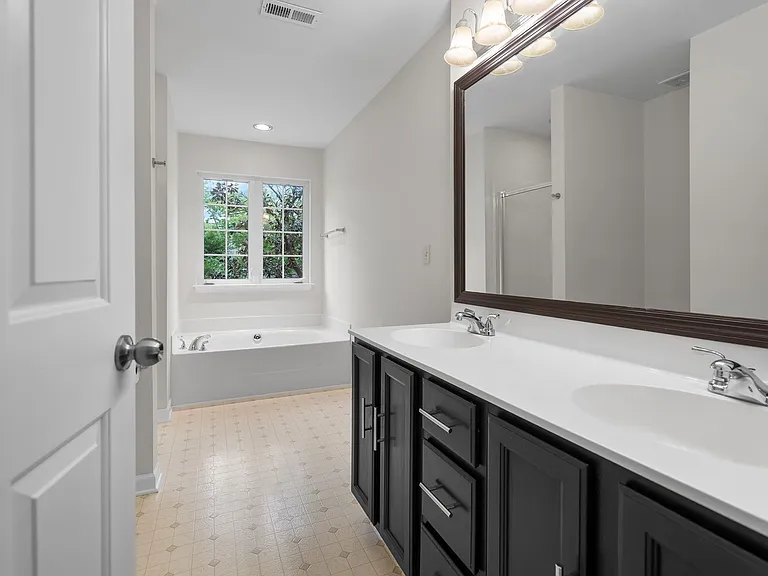 3258 Nolen Ln — Photo 16
