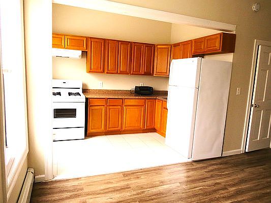 2nd image of 447 51st St Floor 2