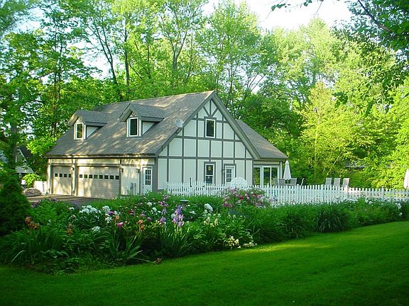 Guest House/Garage