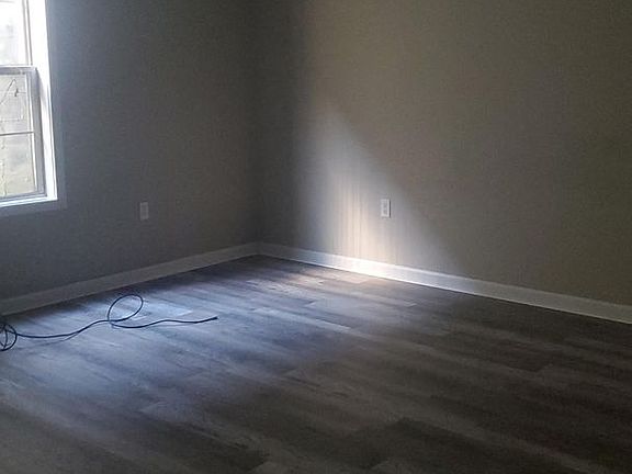4th image of 121 Lannes West Dr #131