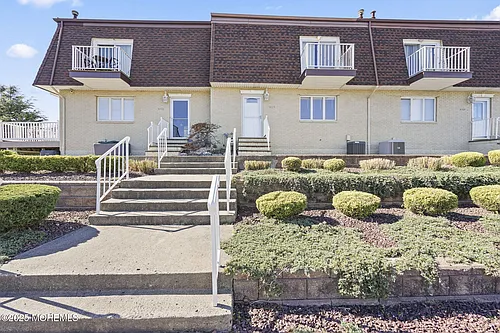 448 Ocean Blvd Photo 1